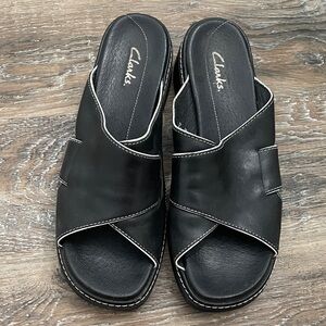 Clarks Black Women's leather hickory mules with White Stitching